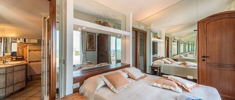 3 bedrooms, iron/ironing board, bed sheets