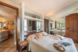 Room - PIGNA HOUSE: large central panoramic house with swimming pool (Cala Gonone)