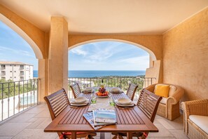 Outdoor dining - CASA VEDETTA: prestigious apartment with sea view (Cala Gonone)