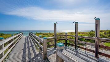 Rumah (4 Bedrooms) | Eksterior