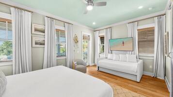 House (4 Bedrooms) | Exterior