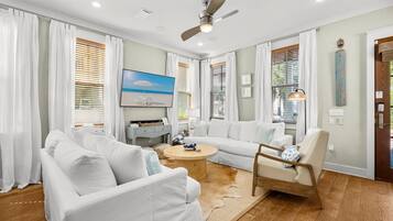 House (4 Bedrooms) | Exterior