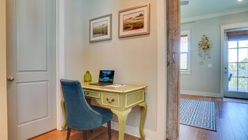 House, 3 Bedrooms | Individually decorated, individually furnished, laptop workspace