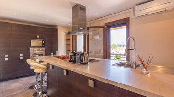 Fridge, microwave, oven, dishwasher