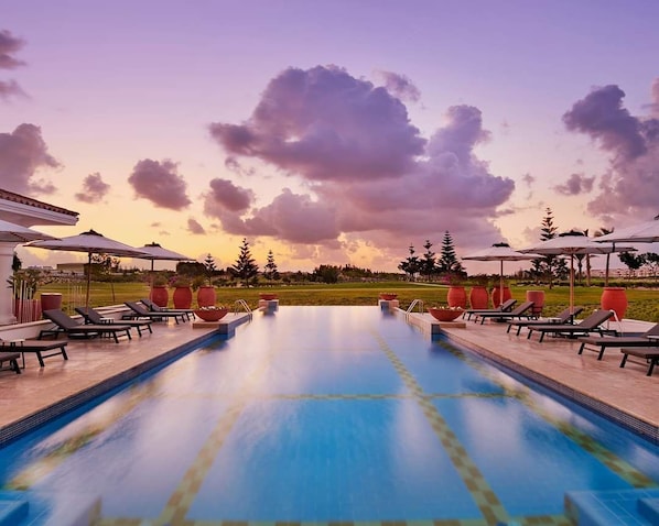 3 outdoor pools