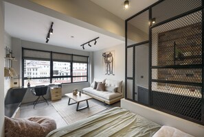 City Suite (Horizon) | Living area | LED TV