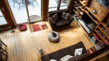 Smart TV, DVD player, stereo, computer monitors