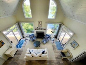 TV - Pool table, Paddle board, Kayak, EZ dock, floater dock, WiFi. (Huddleston)