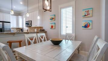 House (3 Bedrooms) | Exterior