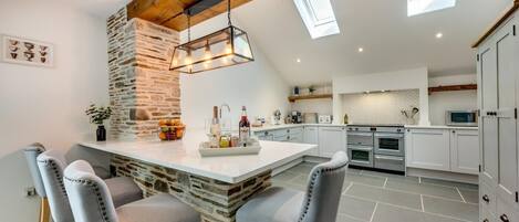 Oven, dishwasher, toaster, highchair