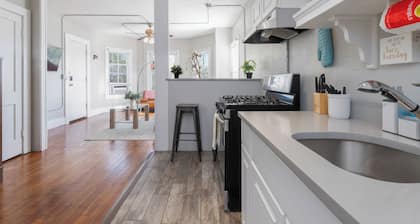 Downtown+PetsOK+Min2Beach-Cozy Studio