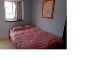 3 habitaciones, tabla de planchar con plancha y wifi