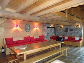 Dining - Chalet, terrace, fireplace or stove, tv, 100m², Champagny-en-Vanoise (Champagny-en-Vanoise)