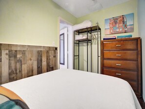 1 bedroom, iron/ironing board, free WiFi, bed sheets