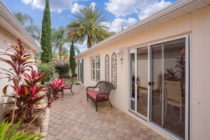 Terrace/patio - Fabulous Courtyard Villa 1 mile to Sumter Landing (The Villages)