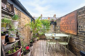 House (2 Bedrooms) | Garden