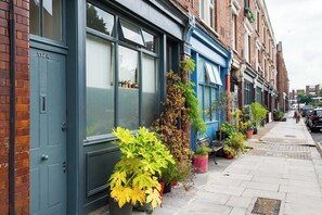 House (2 Bedrooms) | Front of property
