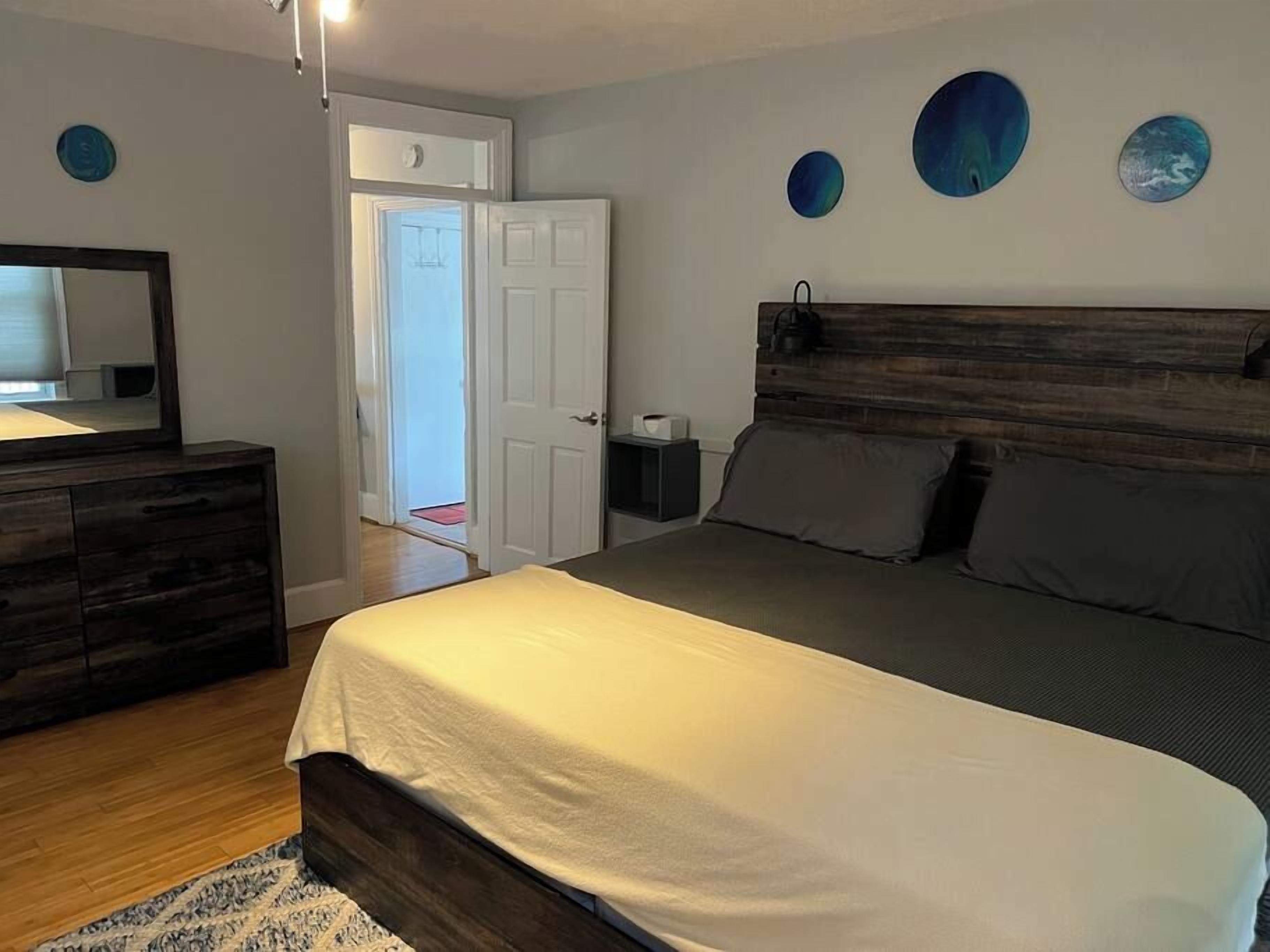 3 dormitorios, tabla de planchar con plancha, wifi y ropa de cama
