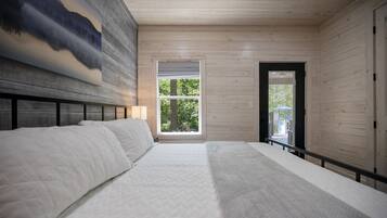6 habitaciones, tabla de planchar con plancha y cuna de viaje
