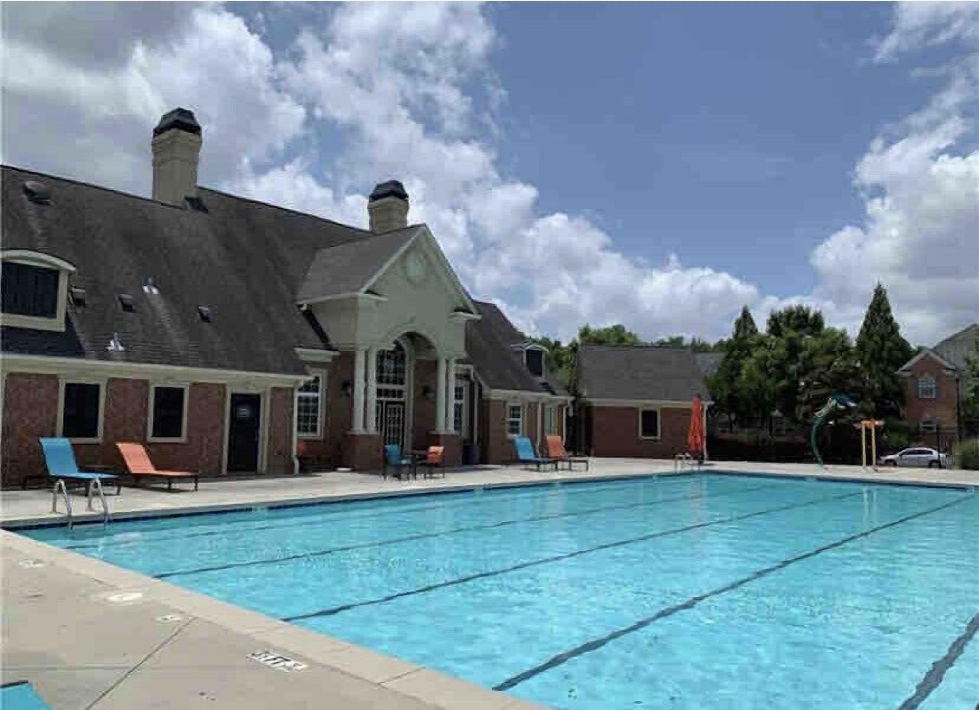 Beautiful Cozy 3-Bedroom Townhome Retreat