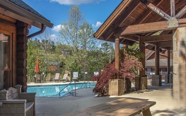 Pool - Pop's Place - King Bed, Indoor Pool Access (Pigeon Forge)