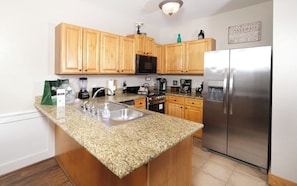 Fridge, microwave, oven, stovetop - Pop's Place - King Bed, Indoor Pool Access (Pigeon Forge)