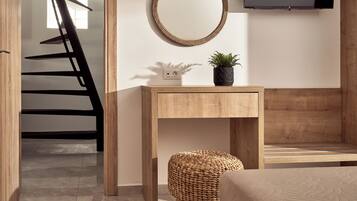 2 bedrooms, iron/ironing board, free WiFi