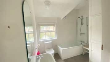 Combined shower/tub