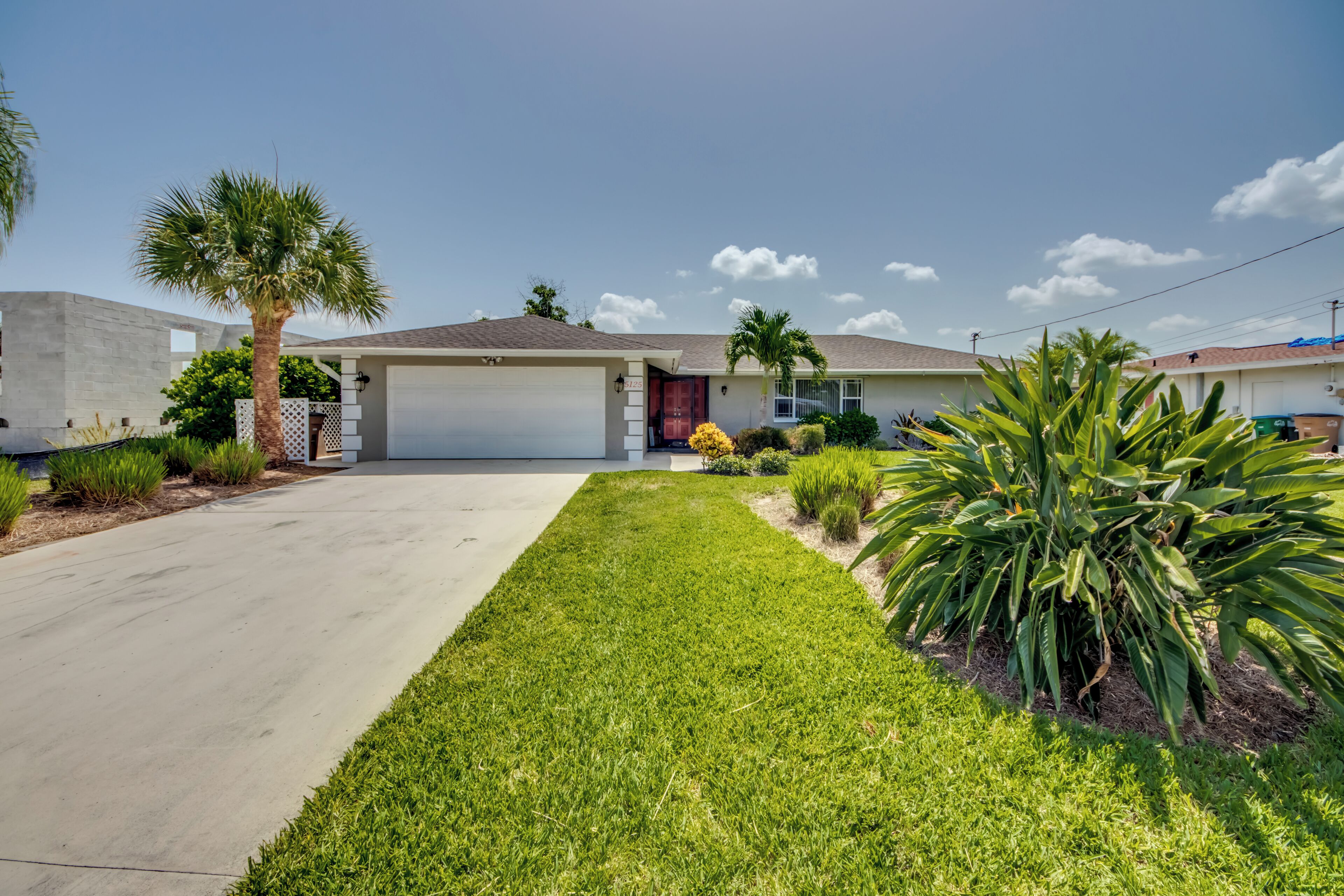 Beautiful Water Front Ranch With Pool- Yacht Club Area