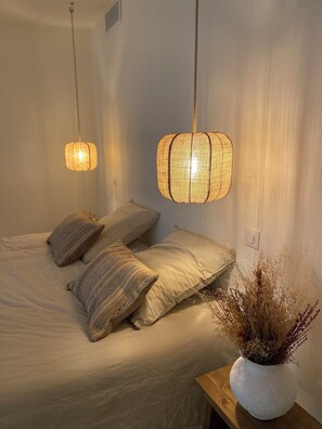 6 habitaciones, tabla de planchar con plancha, cuna de viaje y wifi 