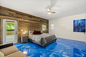 7 bedrooms, iron/ironing board, free WiFi, bed sheets - California Dreamers in the City (Atlanta)
