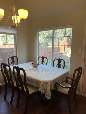 Dining - 3 bedroom, 2 bathroom townhome in the heart of downtown Cheyenne! (Cheyenne)
