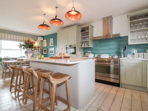 Cottage | Interior - Louvain (Helston)