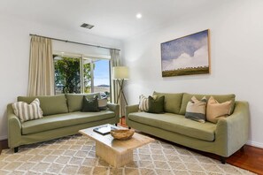 TV, Netflix, streaming services, offices