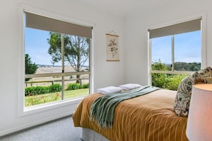 4 عدّة غرف نوم ومكواة/لوح كي وسرير سفر وواي فاي