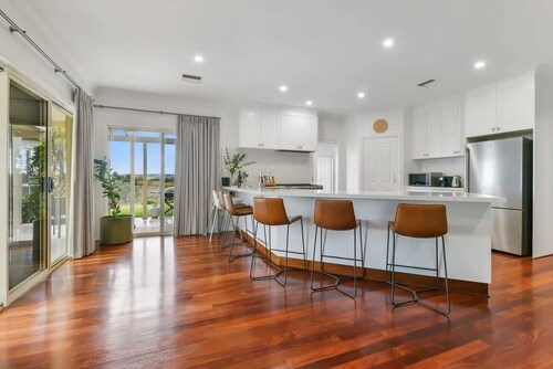 Wren Hill - Dreamy Home with Spectacular Views