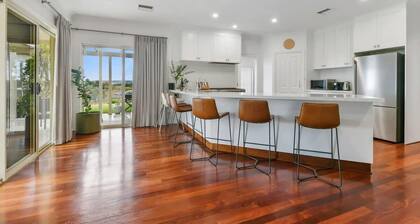 Wren Hill - Dreamy Home with Spectacular Views