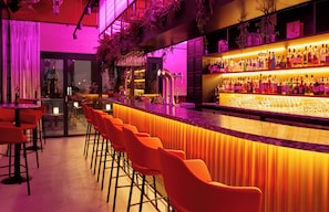 Bar (en la propiedad)