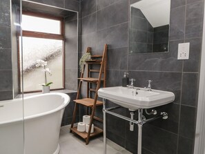 Cottage | Phòng tắm | Buồng tắm vòi sen