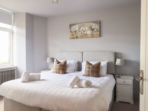 4 habitaciones, decoración personalizada y muebles diferentes 