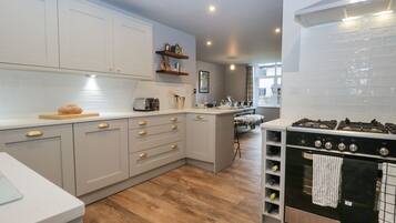Cottage | Interior