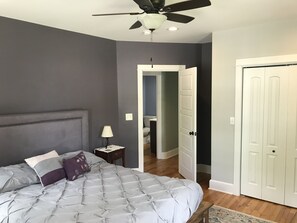 3 chambres, bureau, fer et planche à repasser, accès au Wi-Fi (inclus)