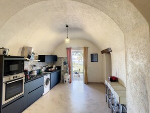 Frigorifero, forno, lavastoviglie