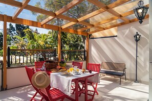 Rubi - Two Bedrooms Apartment | Verönd/útipallur