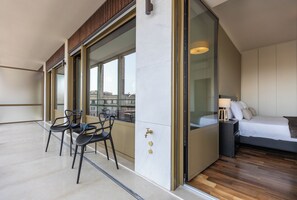 2 bedrooms, iron/ironing board, travel crib, free WiFi - Amazing Via Parigi 2 with Balcony (Roma)