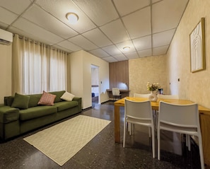 Junior-Suite | 1 Schlafzimmer, hochwertige Bettwaren, Schreibtisch
