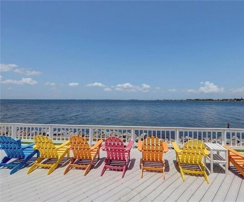 Tiki Themed Condo on Tampa Bay