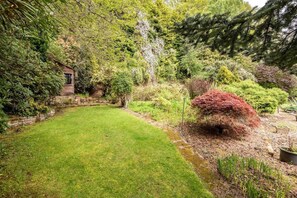 Casa, varias camas | Jardín