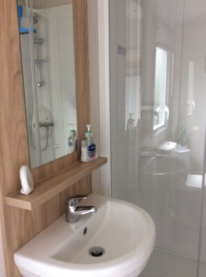 Cabin | Bathroom