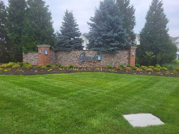 Property grounds - 2 BR Condo with pool, Tennis, Basketball courts, gym, & close to Rehoboth Beach (Rehoboth Beach)